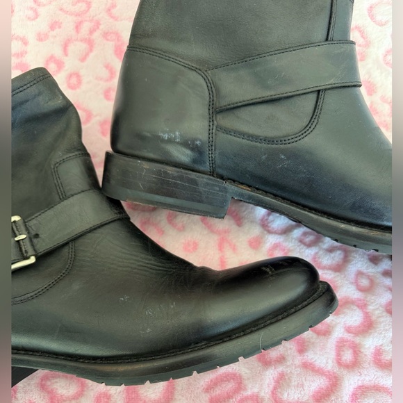 Frye Black Leather Boots
Women’s Size: 8.5 - Picture 6 of 9